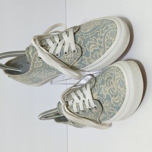 Vans off the wall Paisley athletic sneaker women's size 7